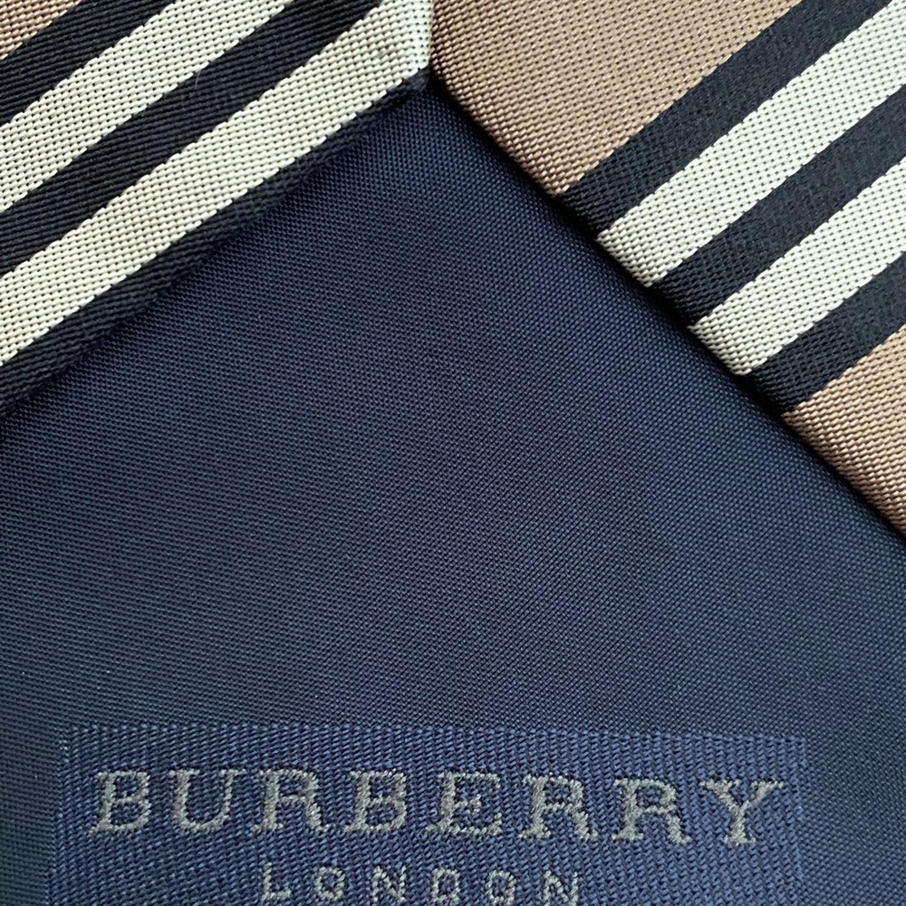Burberry  classic cut icon stripe silk  tie - Picture 6 of 7